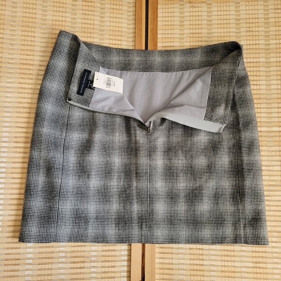 Banana Republic Factory Women's Wool Blend Gray Mini Skirt - Picture 3 of 6